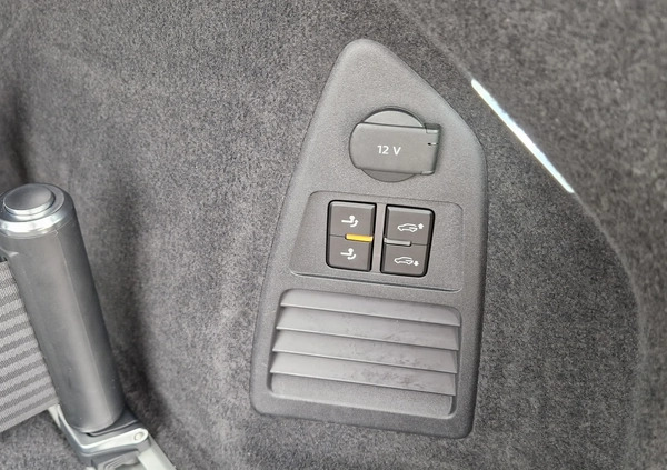 Volkswagen Touareg cena 195900 przebieg: 178000, rok produkcji 2019 z Wolbrom małe 781